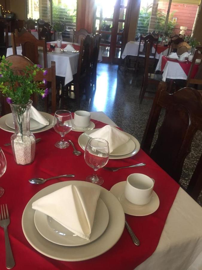 Hotel El Reformador Puerto Barrios Zewnętrze zdjęcie