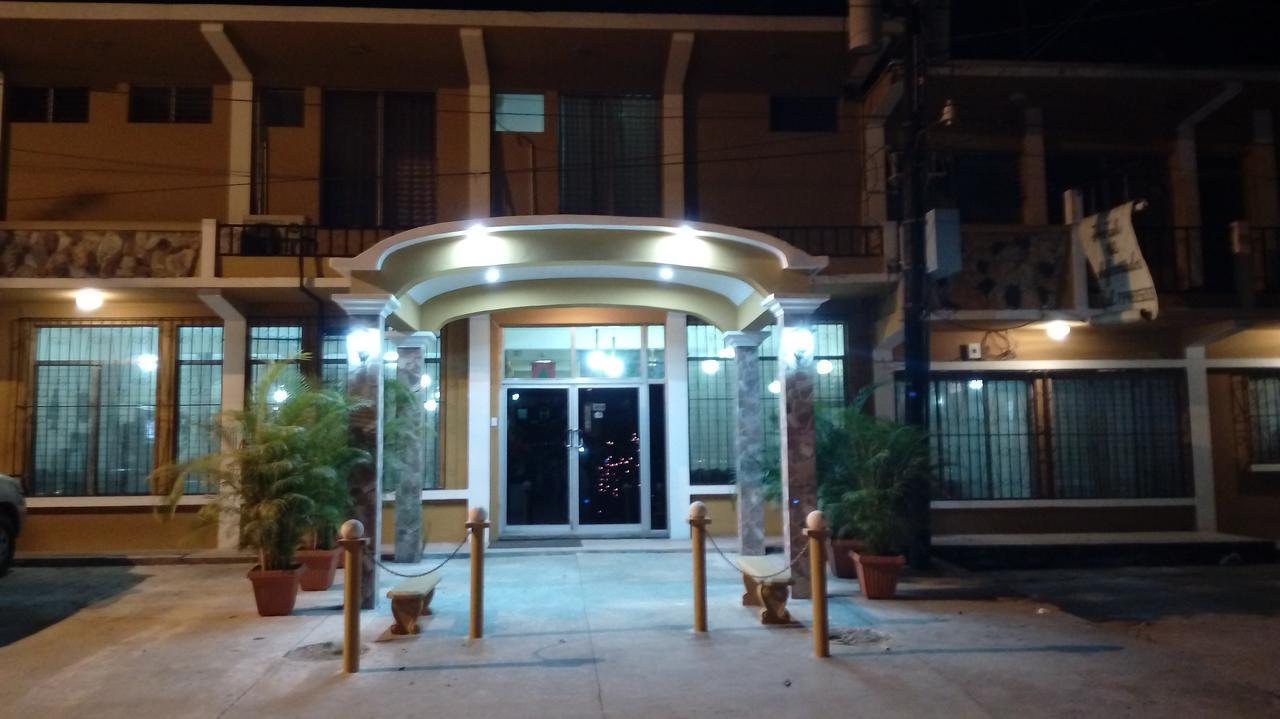 Hotel El Reformador Puerto Barrios Zewnętrze zdjęcie