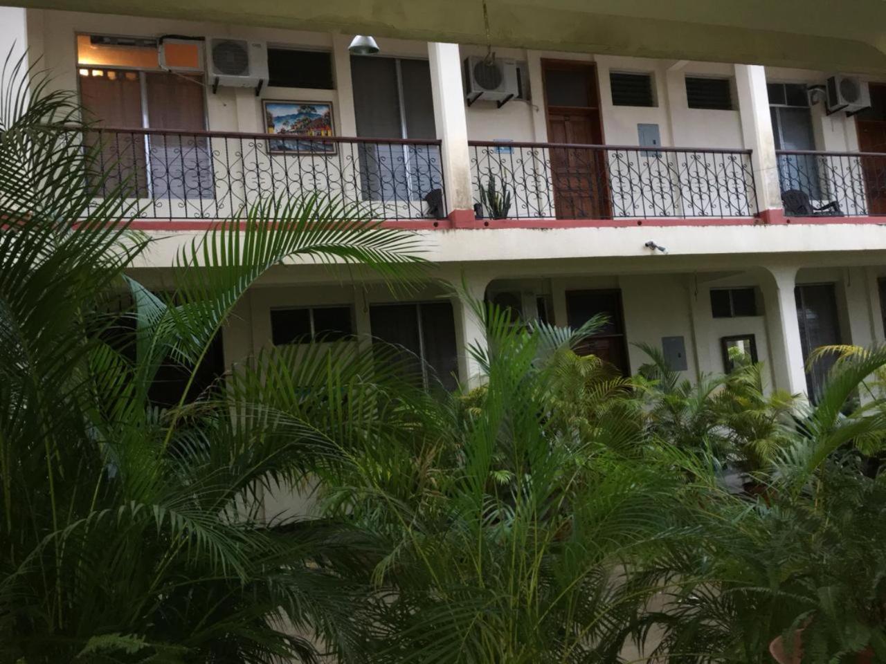 Hotel El Reformador Puerto Barrios Zewnętrze zdjęcie