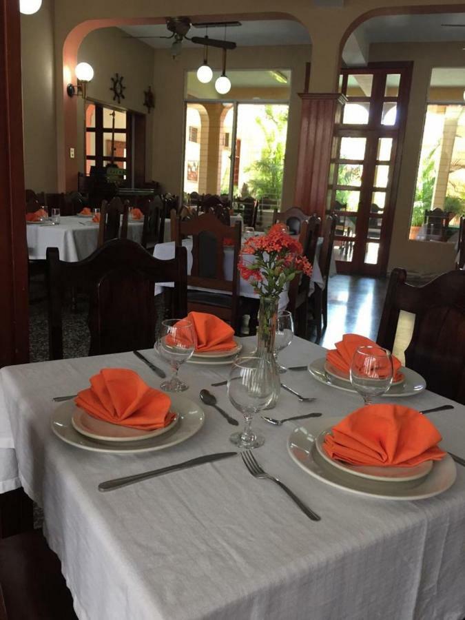 Hotel El Reformador Puerto Barrios Zewnętrze zdjęcie